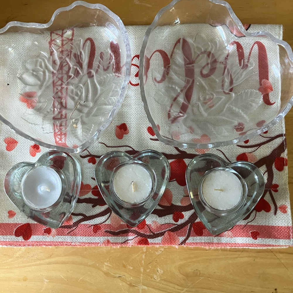 ♥️♥️Heart-Shaped Crystal dish & Glass Candle Holders